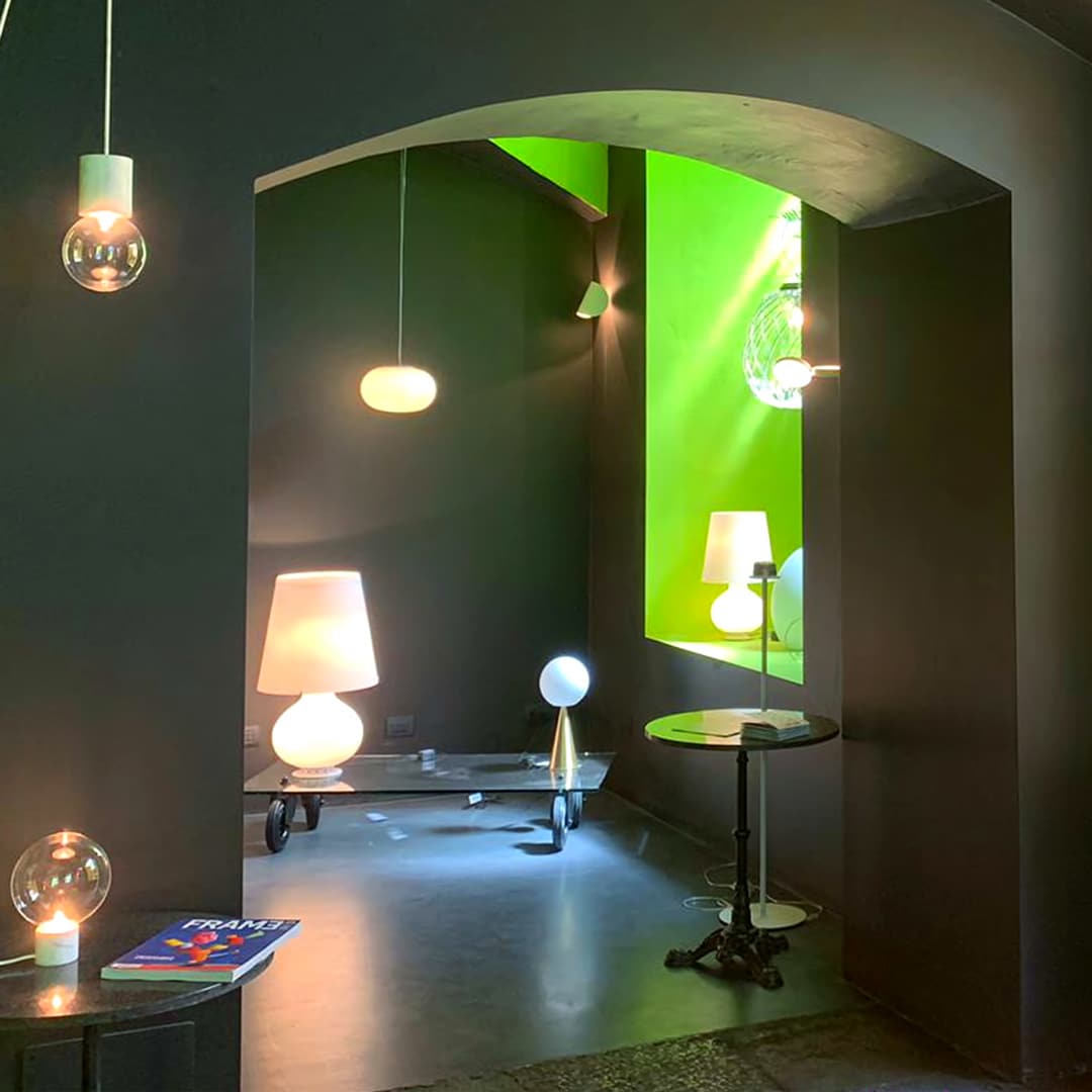 Immagine contenente dello showroom di Torino di Casa delle lampadine